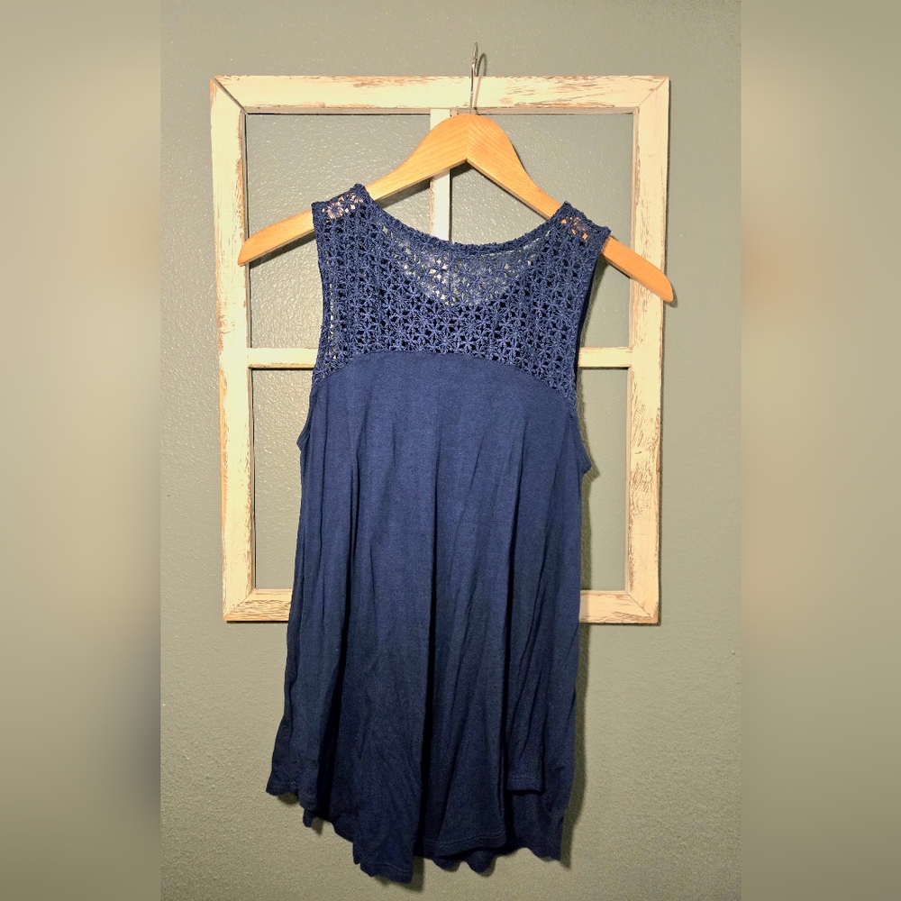 Old Navy Navy Blue Crochet Lace Back Sleeveless Tank Top - Size Medium M - Picture 2 of 5